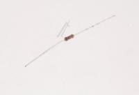 100R-0,5W 2001-000028 (DNA) SIKKERHEDSMODSTAND 100OHM,5%,0,5W,AA,TP,2