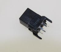 3722-003226 Kuulokeliitin,7P/1C,SN,BLK